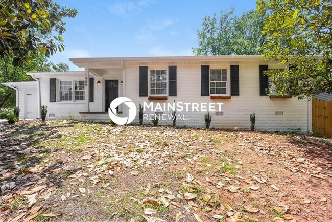 4 Bedroom Pet-Friendly Home in ATLANTA, GA with Main Street Renewal - 4 Bedroom Pet-Friendly Home in ATLANTA, GA with Main Street Renewal