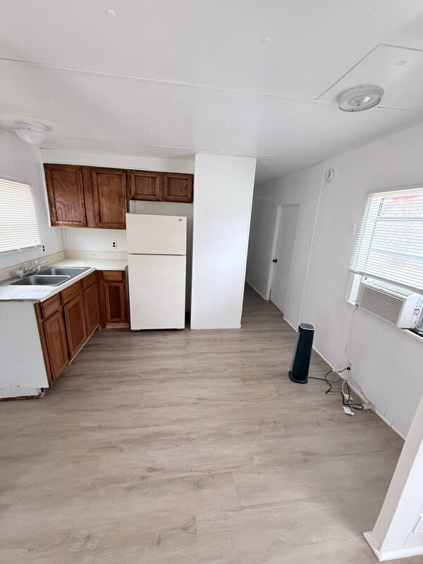 Foto del edificio - 215 Weeks Rd