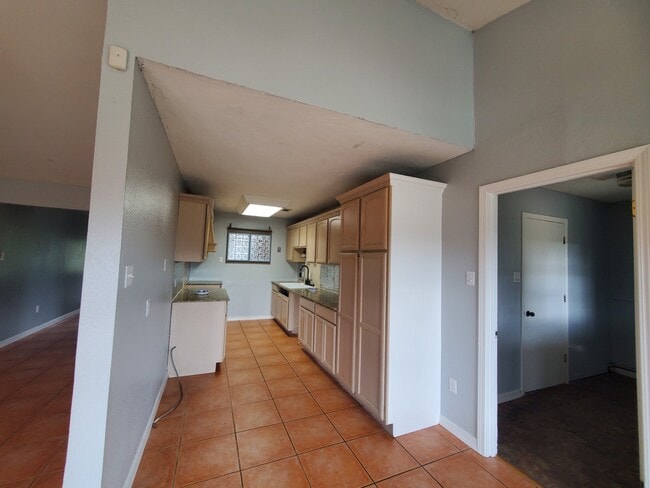 Foto del edificio - 1595 S Louisiana Ave