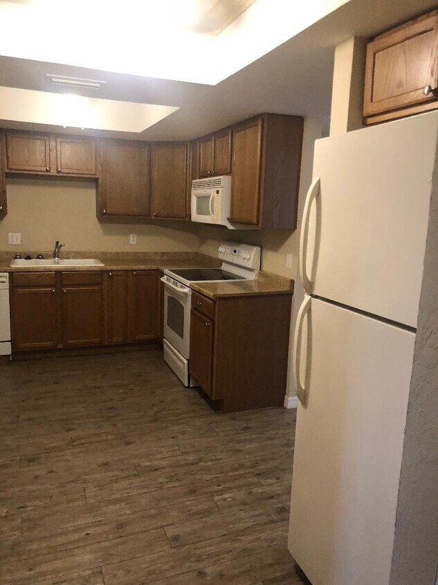 kitchen - 1303 SW 16th Ter