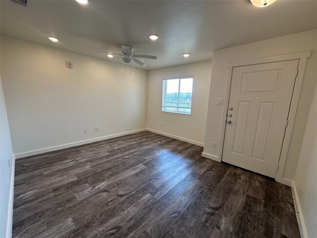 Foto del edificio - 21155 Gosling Rd