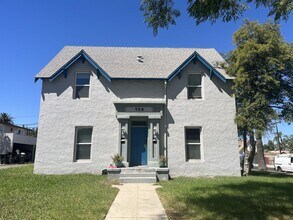 Building Photo - 704 S Howard St