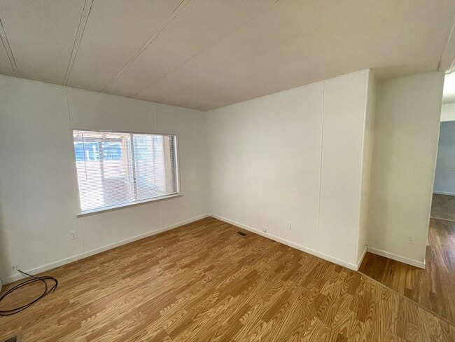 Building Photo - 9390 Lott Rd
