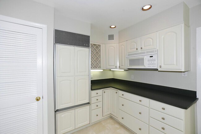 Building Photo - 1530 33rd St NW