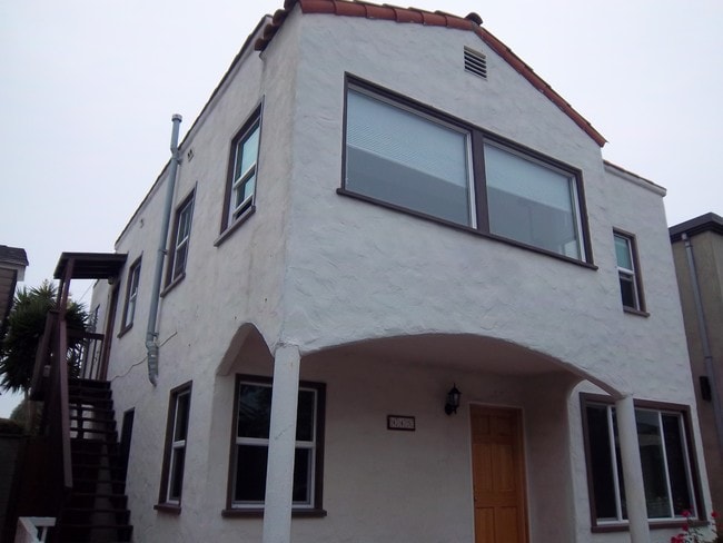 Front on 34th st - 445 34th St