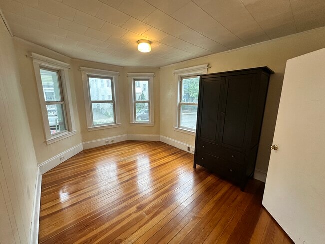 Building Photo - 69 Conwell Ave
