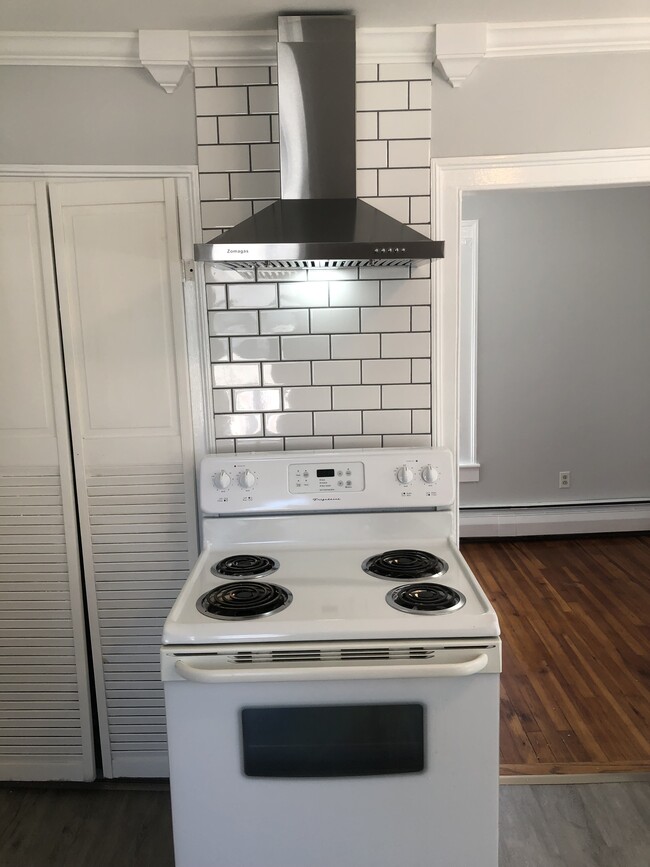 Renovated kitchen - 127 Front St