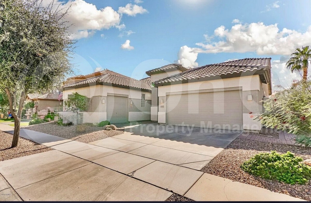 Primary Photo - 4214 S Snowcap Dr