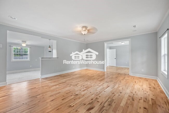 Building Photo - 792 Hillwell Rd