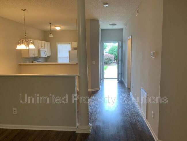 Building Photo - 4615 McClelland Dr