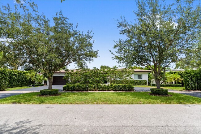 Building Photo - 735 Benevento Ave
