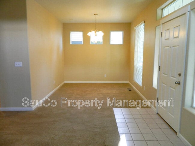 Building Photo - 5605 NE Caddis Dr