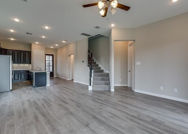 Foto del edificio - 8119 Braddock Hills Ln