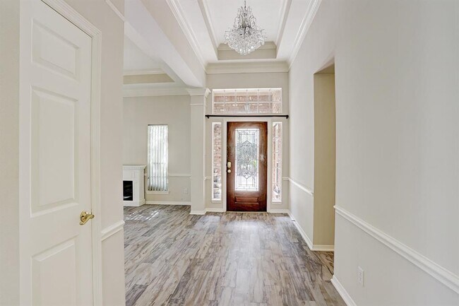 Building Photo - 1515 Orchard Park Dr