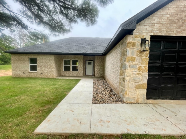 Foto del edificio - 18291 Clear Lake Cir