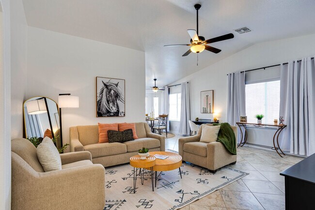 Foto del edificio - 1452 E Torrey Pines Ln