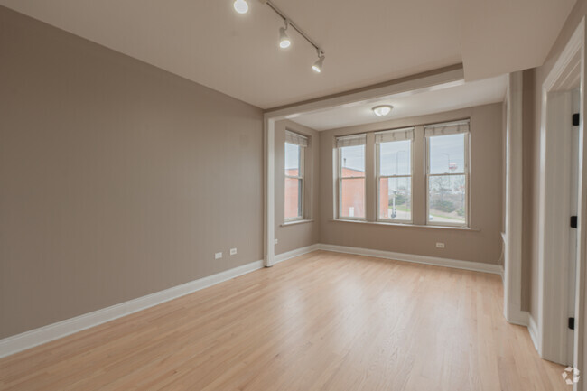 Building Photo - 2235 W Fullerton Ave