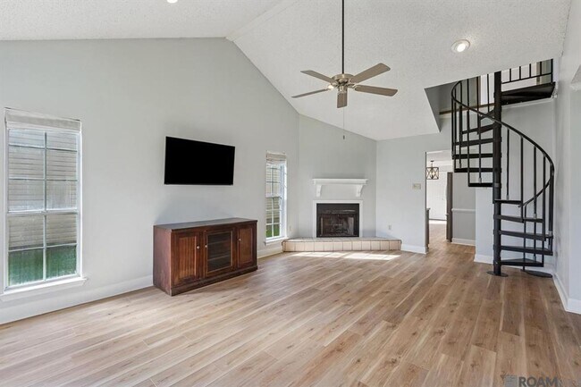 Foto del edificio - 3325 Myrtle Grove Dr