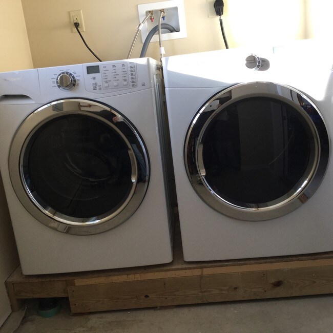 Washer & Dryer - 80 County Rd 11