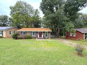 Building Photo - 3432 Sargeant Dr