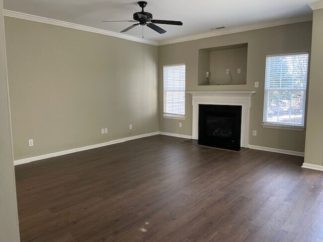 Foto del edificio - 110 Cline Falls Drive - Bev Roberts Rental...
