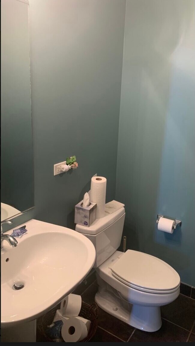 Baño #2 - 1720 S Michigan Ave