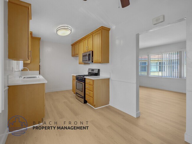 Foto del edificio - 7933 Alverstone Ave.