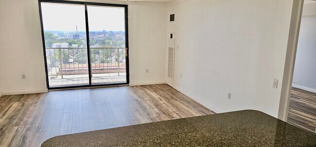 Foto del edificio - 1301 Speer Blvd