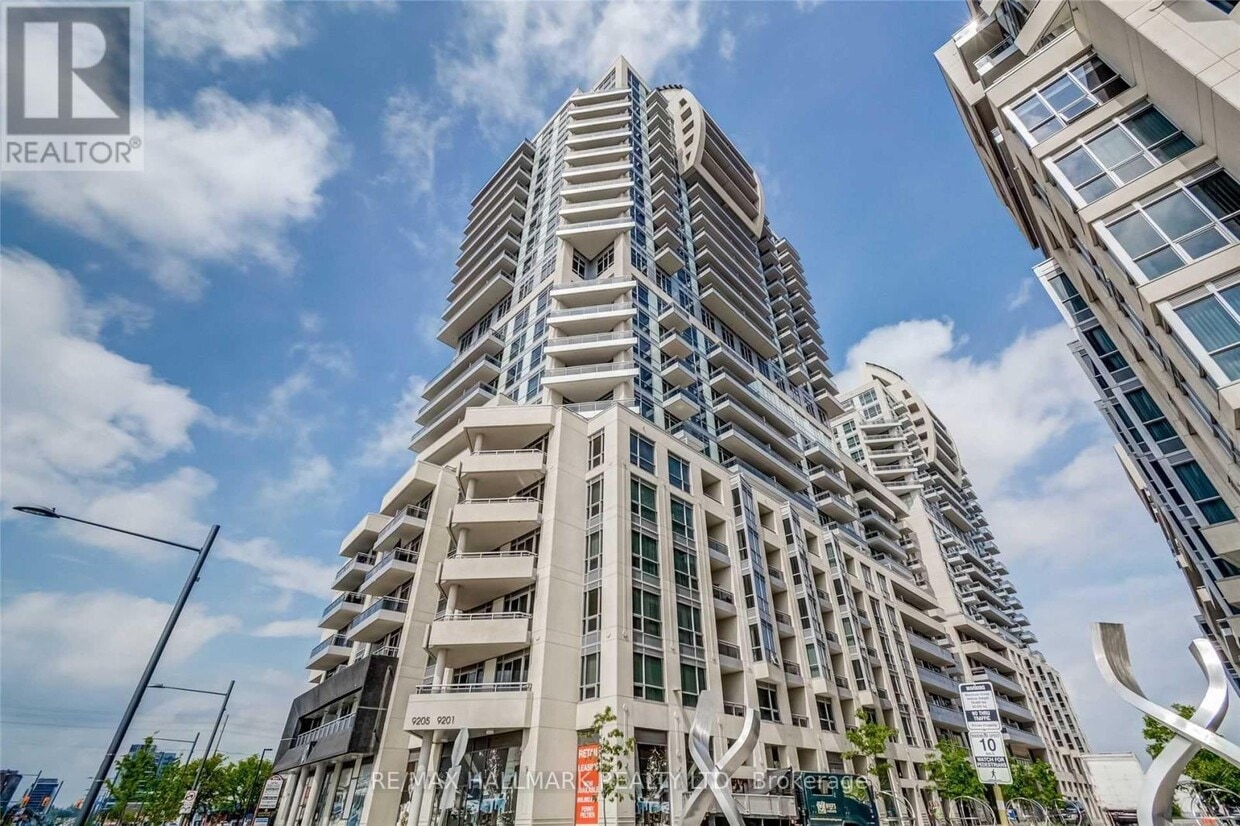 Photo principale - 9201 Yonge St