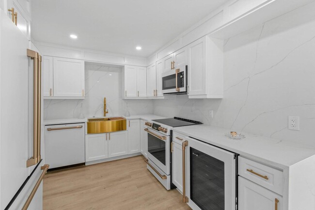 Building Photo - 1701 S Flagler Dr
