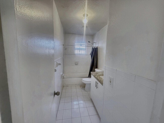 Foto del edificio - 1728 NW 114th St