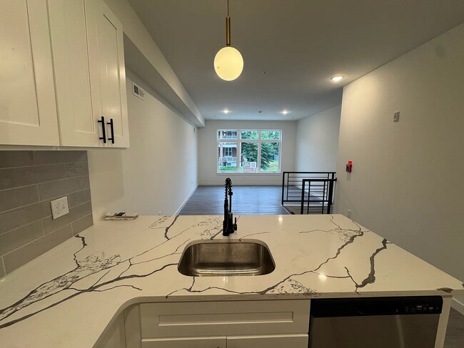 Foto del edificio - 5320 Angora Terrace