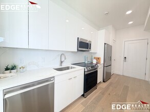 Building Photo - 38 Hichborn St