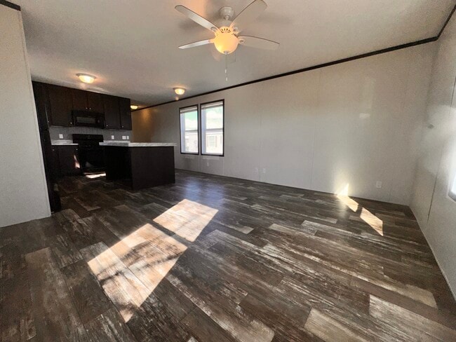 Foto del edificio - 24 Skeena St