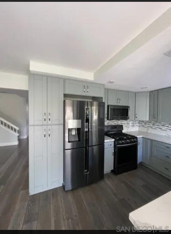 Foto del edificio - 2096 Northshore Dr