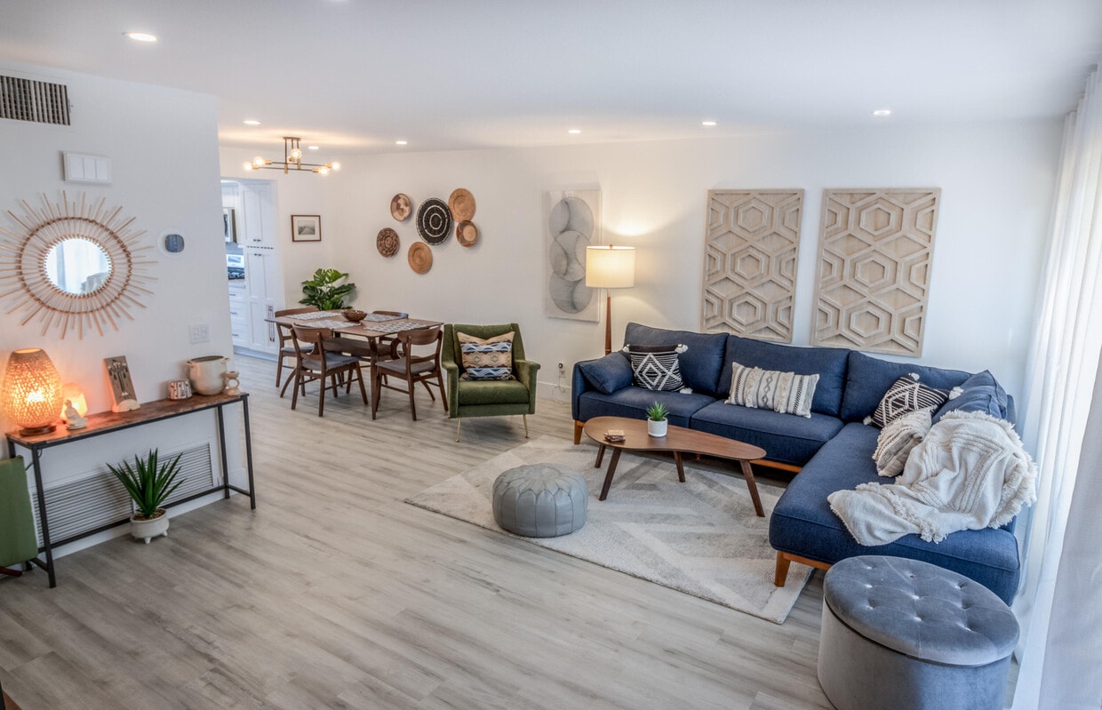 Primary Photo - 2415 Los Patos Dr