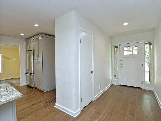 Building Photo - 7310 Inspiration Dr