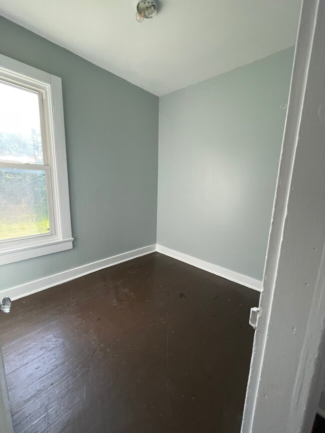 Building Photo - 658 4th St