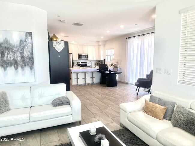 Building Photo - 4100 S Pinelake Way