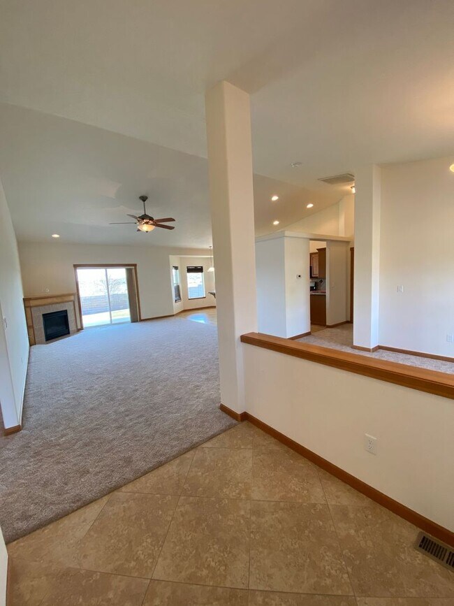 Building Photo - 3511 Hovley Ln