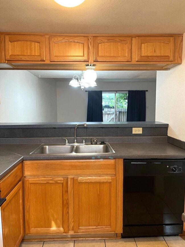 Building Photo - 11015 Mt Boracho Dr