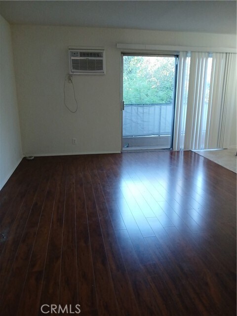 Foto del edificio - 14551 Vose St