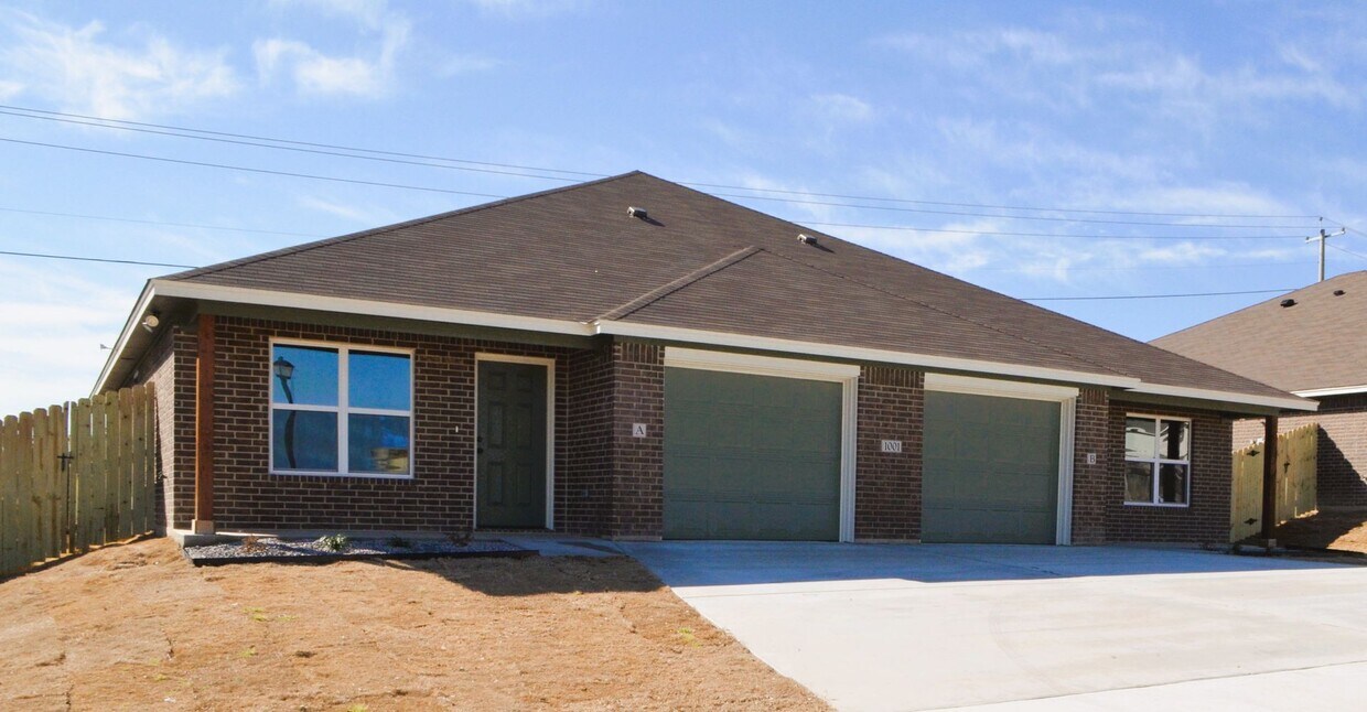 Foto principal - 1001 Cline Dr