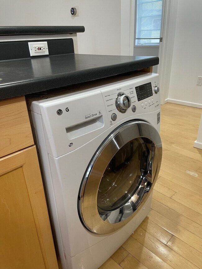 Washer/Dryer Combo - 1007 Neon Forest Cir