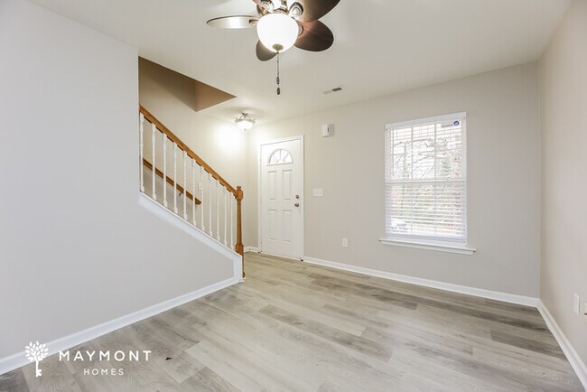 Foto del edificio - 33 Birdsong Ln