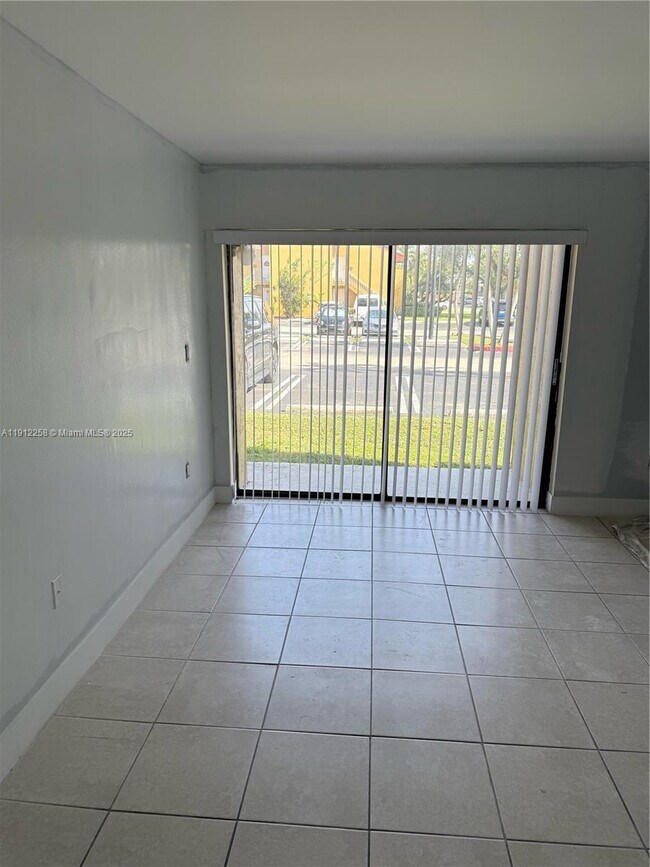 Foto del edificio - 15630 SW 80th St