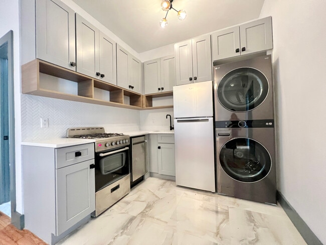 Photo - 52 Monitor St Apartment