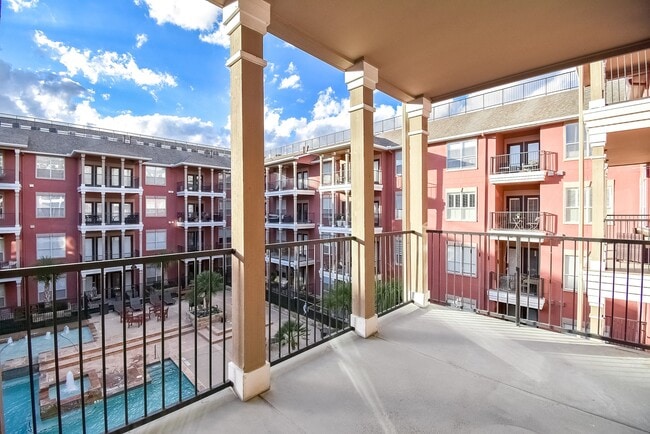 Building Photo - 2400 McCue Rd