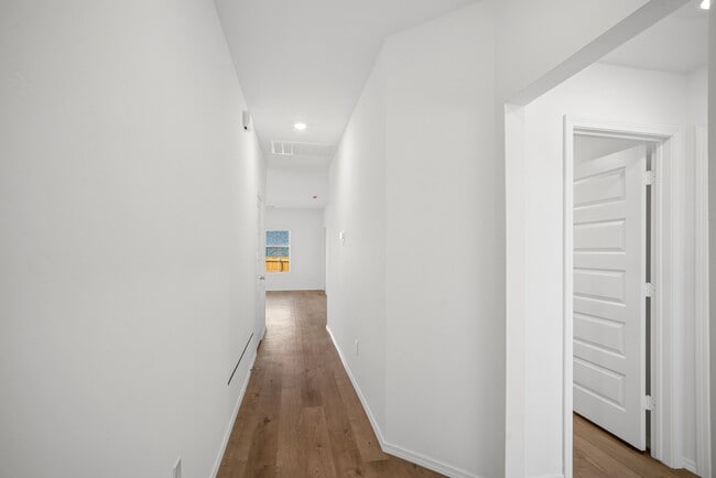 Building Photo - 2123 W 30th Pl