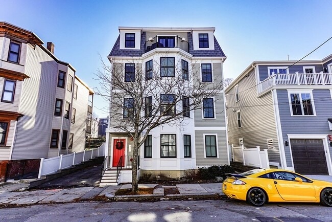 Building Photo - 213 E Eagle St